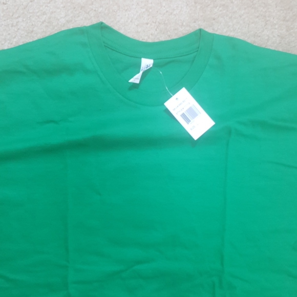 New w tag emerald green large men's t-shir… - Picture 2 of 5